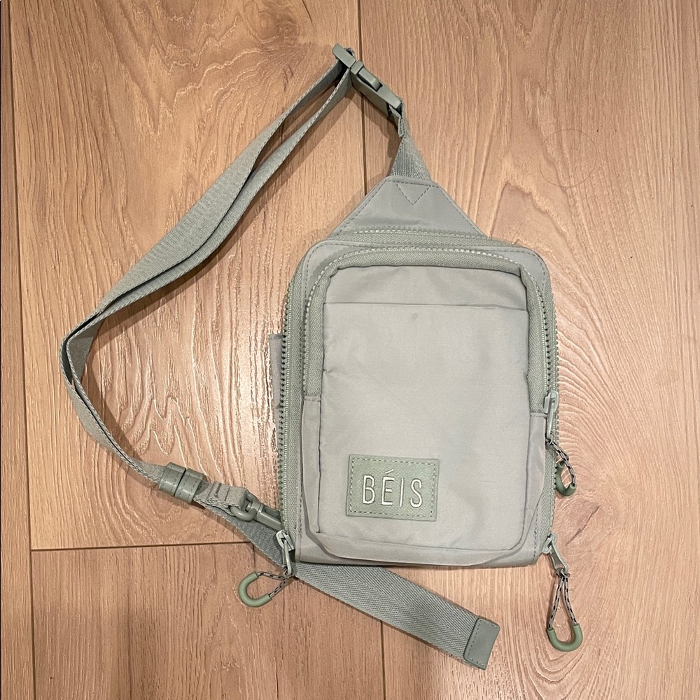 BEIS Crossbody “The Sport Sling”